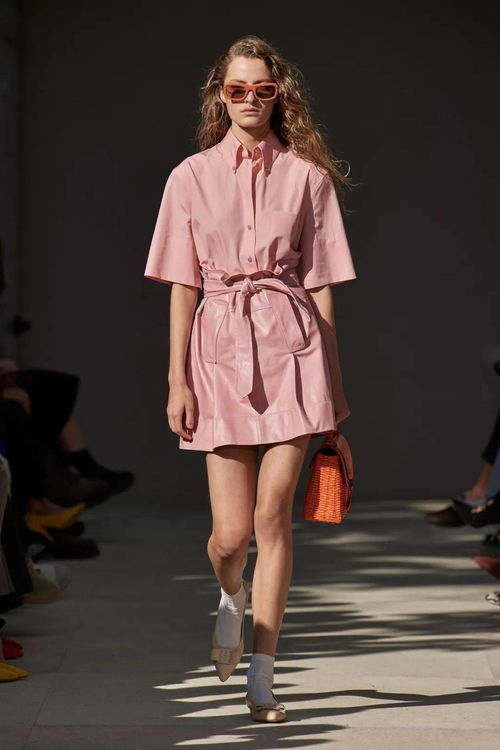 還在為找面料煩惱嗎？秀場(chǎng)五大常見(jiàn)面料，錯(cuò)過(guò)將遺憾終身